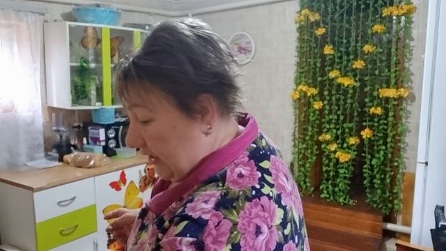 Встречаю Колю с работы.На завтрак греночки!