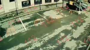 В Москве автоледи на "Лексусе" перепутала газ с тормозом и на скорости впечаталась в жилой дом

Моме