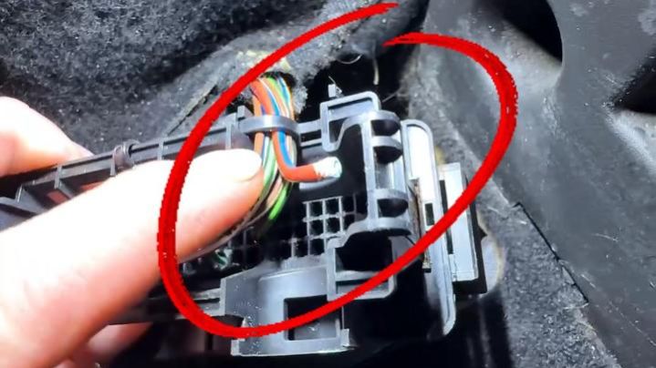 🥶 Отказал подогрев сиденья на Opel Meriva?