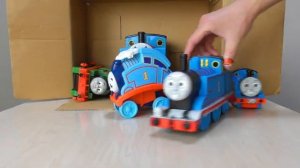 Паровозики Томас и коллекция его друзей для детей. Играем с мягкими паровозиками.#дети#видеодлядетей