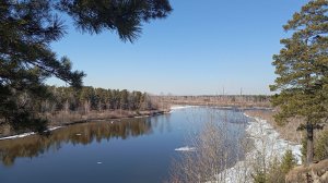Апрель на сибирской реке. 4К.