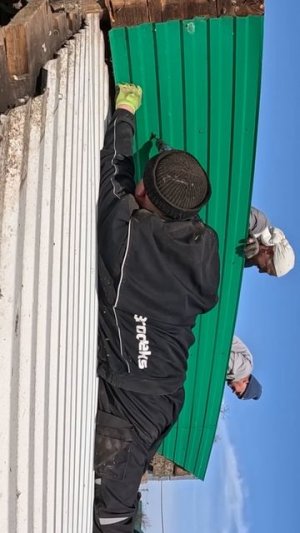 Демонтаж фронтона.