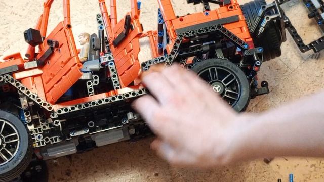 Обзор на моторизацию набора Lego technic 42177 легендарного гелика Mercedes G500