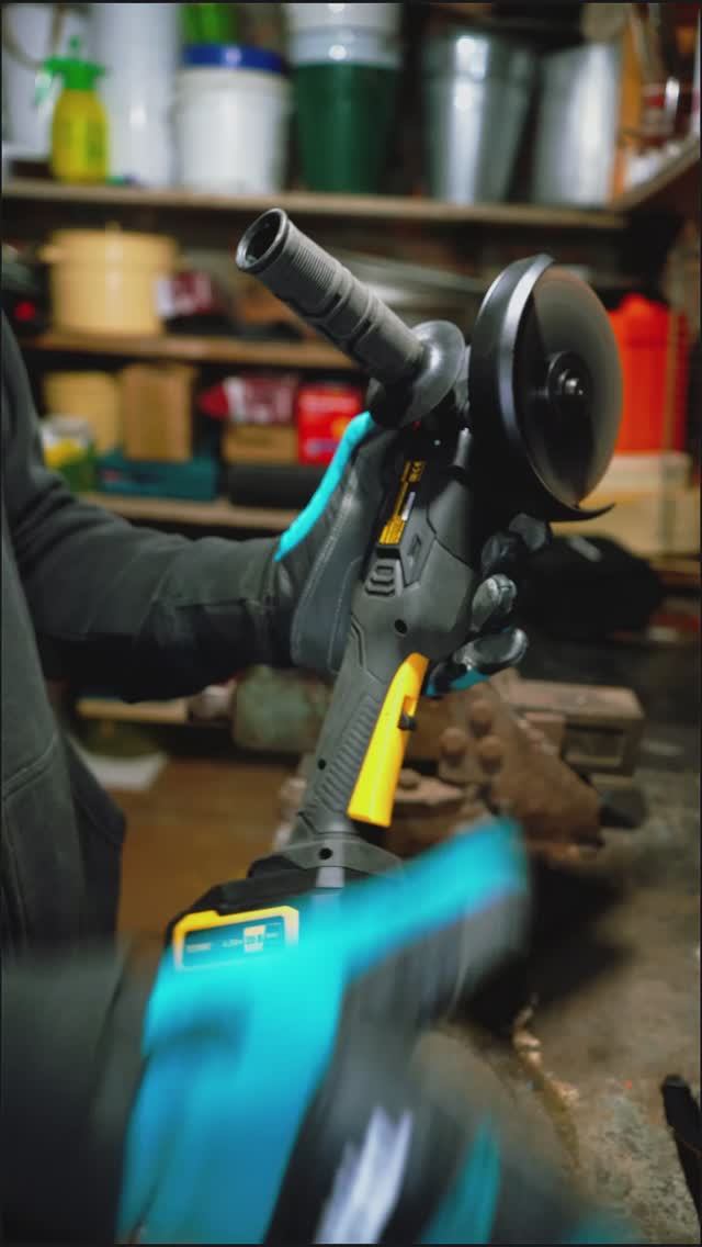 Интересная аккумуляторная болгарка от TECHNICOM!! Актуальны ли сейчас щеточные болгарки??