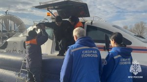 Сотрудники МЧС России эвакуировали ещё одного мужчину из отрезанного половодьем села Заокское