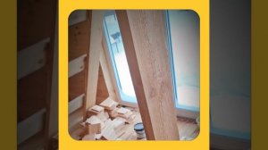 1000055446.mp4 (Собака наблюдает за устройством лестницы на 2-ой этаж в доме А-фрейм)