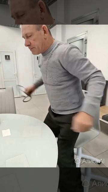 Мой деда радуется и прыгает! | Marcel