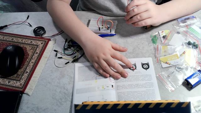 Электронный конструктор "Позитроник" *сборка двенадцатой и тринадцатой схемы*