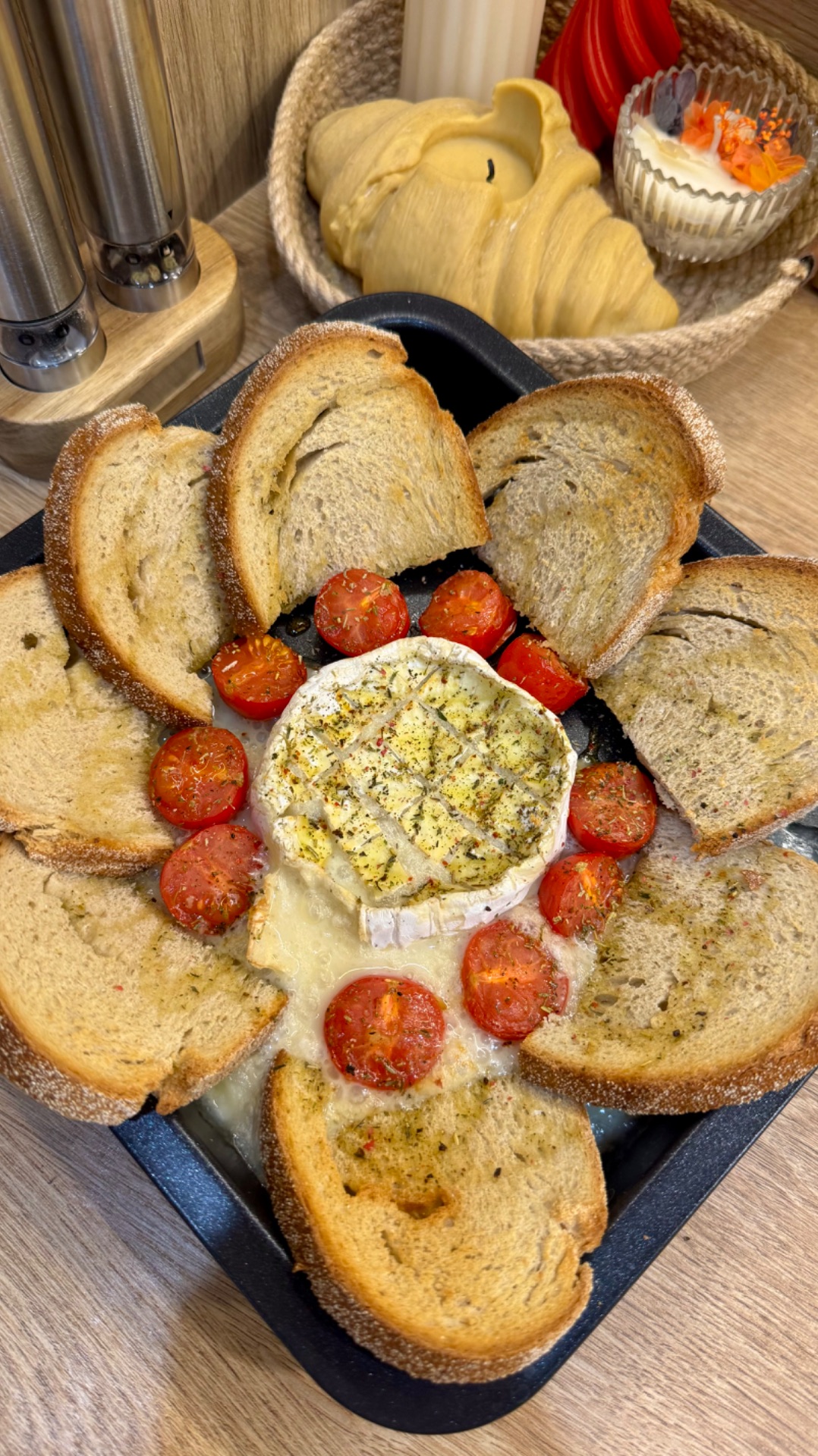 Когда подруга почти на пороге и у тебя всего 10 минут 😅