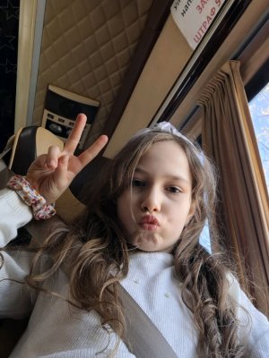 Пою
🎼🎧🎤🫟