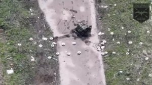 Работа отряда«Буревестник»:НРТК ювелирно расчистил минное поле из ТМ-62 на одном из участков дороги…