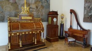 6 Мебель Давида Рёнтгена в кабинете Александры Фёдоровны [get.gt]