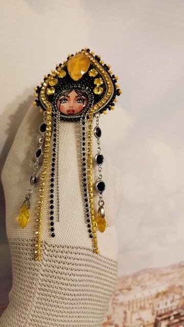 Брошь Девушка в Кокошнике