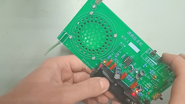 Простое радио из Китайского набора.