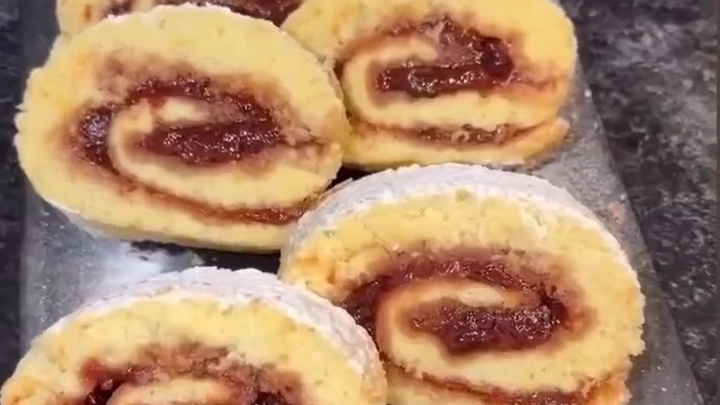 Супер вкусный РУЛЕТ и простой в приготовлении...🍰☕😋