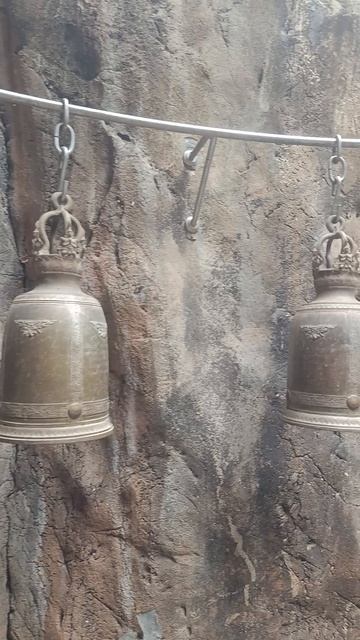 Пещера, где время течёт иначе Белый слон на вершине тайской пещеры: духовный подъём в храм Кхао Йой