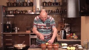 КУРИЦА В ГОРШОЧКАХ с соусом из плавленного сырка | СЫТНО И ГОРЯЧО