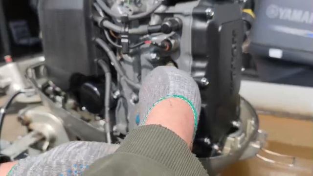 Арт. 1972 Замер компрессии лодочного мотора Honda BF30, 2005 год.