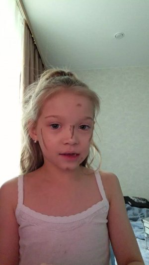 Я сегодня с другой разговариваю и она меня смотрит весь день и крашусь на улицу