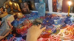 КТО СЛЕДИТ ЧЕРЕЗ РАСКЛАДЫ ТАРО!?