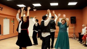 Семь сорок, танец евреев на перроне.