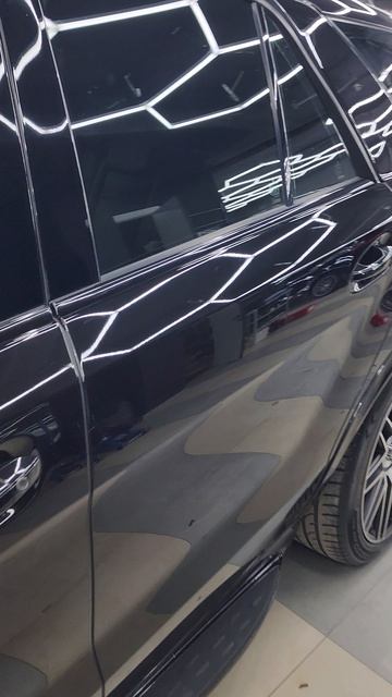 Mercedes‑Benz GLE - полировка кузова и нанесение керамики, химчистка салона — часть 1