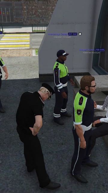 ПОМОГАЕМ ПОСТРАДАВШЕМУ В ДТП И ВЫЗЫВАЕМ СКОРУЮ ПОМОЩЬ! GTA 5 RMRP - КУТУЗОВСКИЙ #gta #rmrp #gta5