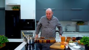 Заливной ПИРОГ с луком и яйцом! Быстро к чаю для всей семьи. РЕЦЕПТ от шеф-повара Ильи Лазерсона