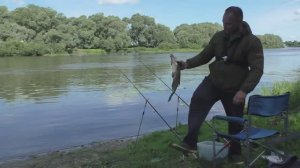 Огромные лещи на оснастку с пенопластом и салом! Рыбалка на донки(фидер)! Рыбалка на Оке!