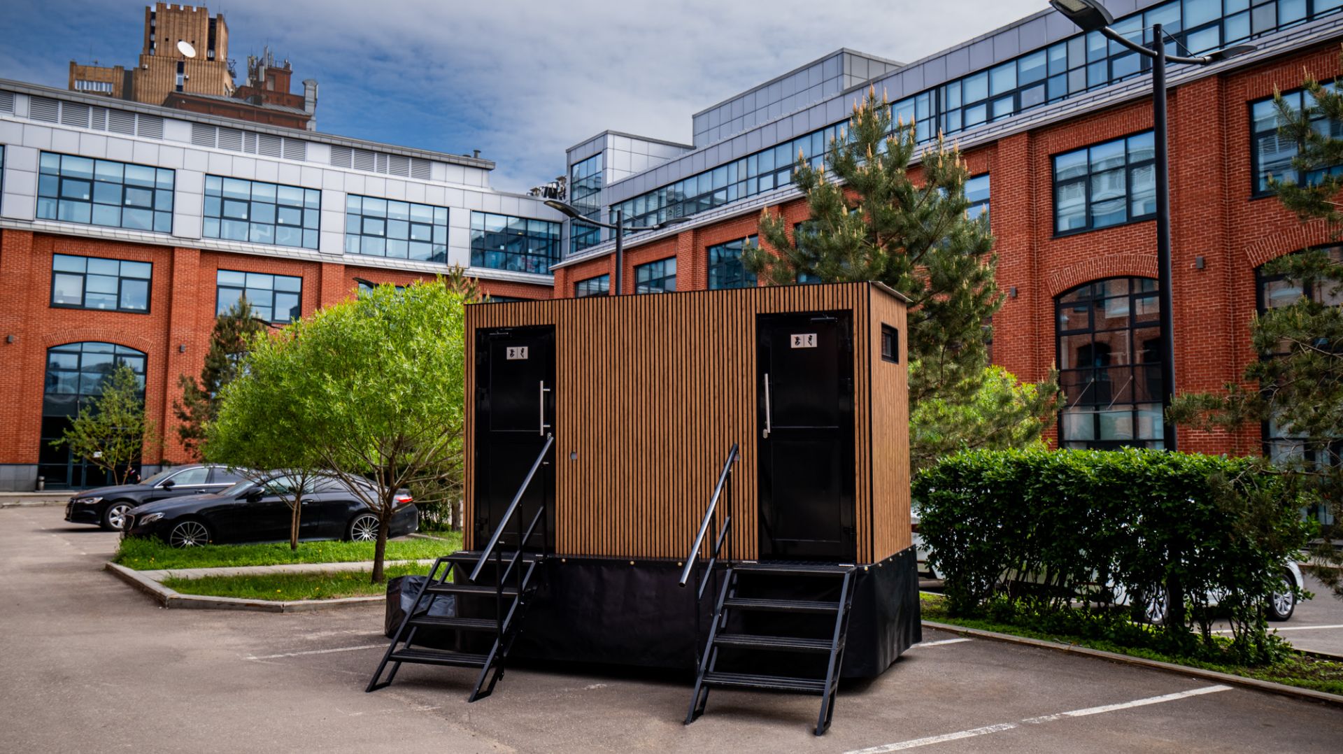 Подробный обзор двухместного туалетного комплекса PROWC премиум класса