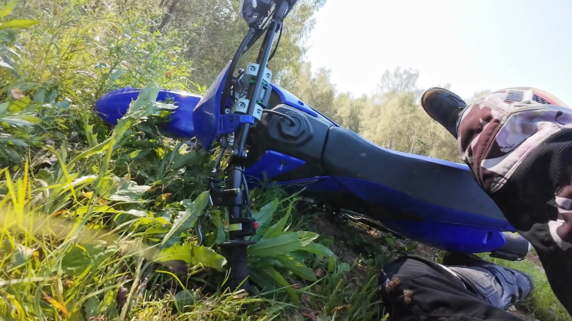Последний день лета. Покатушка на Beta Xtrainer и Yamaha TT-R 125 LWE смотреть онлайн