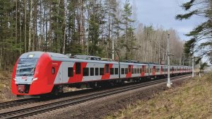 ЭС2Г 237 "Ласточка" сообщением Ораниенбаум - Санкт-Петербург, прибывает на пл. Университетская