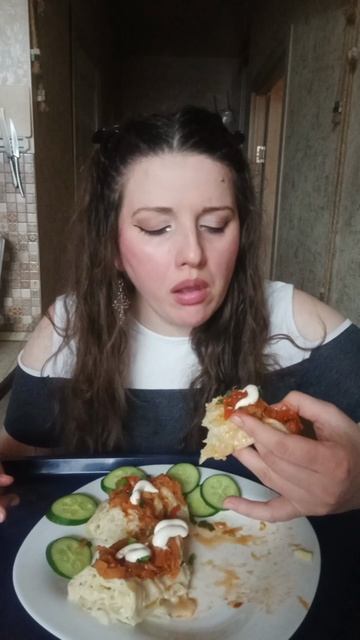 Поедание ханума