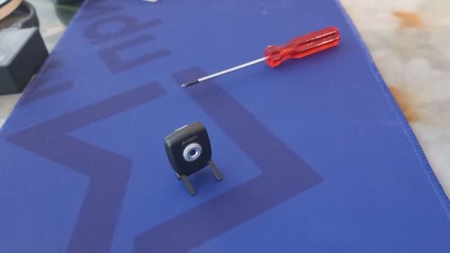 Разбираем веб-камеру