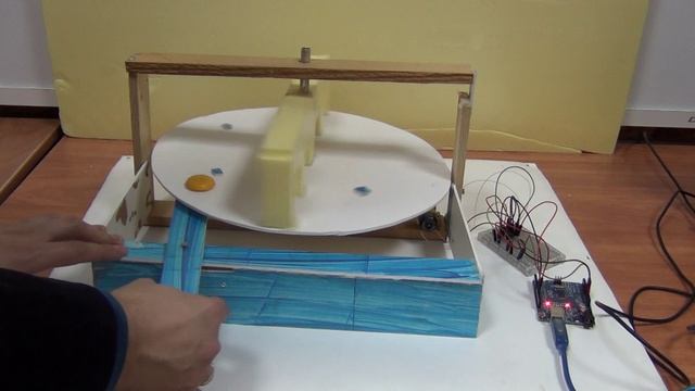 Модель игры За рулём на Arduino