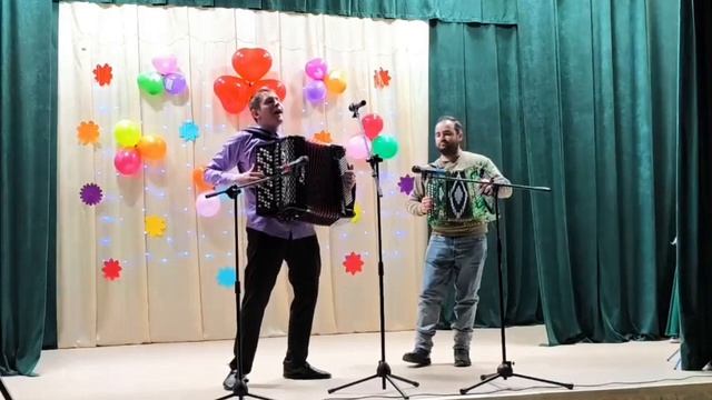 Под окном широким