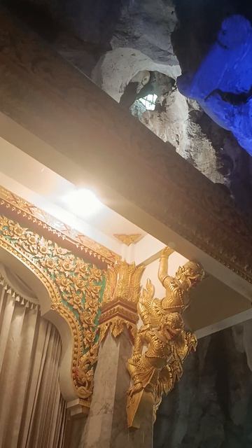 Таиланд.Не Пхукет.Не Чанг. А вот это—да Белый слон на вершине тайской пещеры: духовный подъём в храм