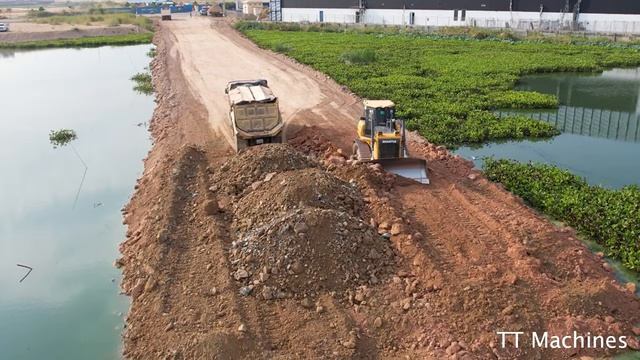 Successfully Connected Road Across Deep Water Build For Villager By Skills Operating Of Shatui Dozer смотреть онлайн