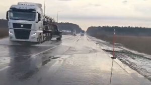 Вода вышла на дорогу в районе Шадринского кольца 8.04.2026