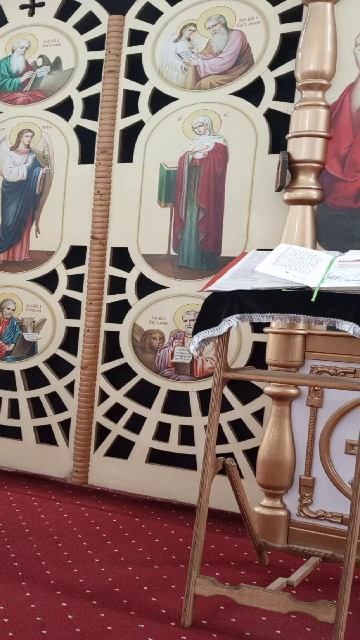 Божественная служба в храме Святой Троицы