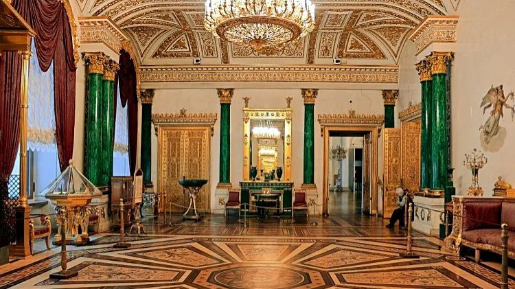 3 Тайны Малахитовой гостиной [get.gt]