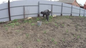 ЖИВЕМ В ДЕРЕВНЕ! ВКАЛЫВАЮ В ОГОРОДЕ! БЕДА С ПОСЫЛКАМИ! ВЗЯЛИ РАБОТАТЬ БАНКЕТ!