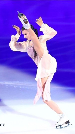 Эффектные женщины Анна Щербакова, Оксана Федорова и Виктория Боня.