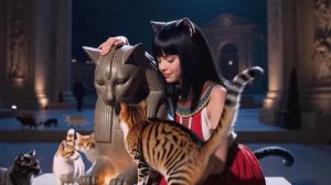 Богиня кошек в Париже