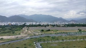 Вид из окна на город и горы!