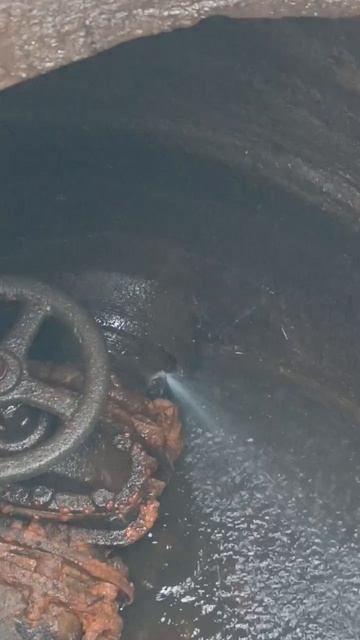 Лопнула ПНД труба по шву.