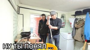 Мансур Сакпанов- УБОРКА В КОМНАТЕ - ПРИШЛОСЬ ВСЕ ВЫКИНУТЬ - ВСЕ ПРОСЯТ БАНЮ 🫩 А КОГДА БЫЛА 🤦