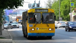 Троллейбус Екатеринбурга ЗиУ-682Г [Г00] борт. №188 маршрут 6 на остановке «Дом кино»