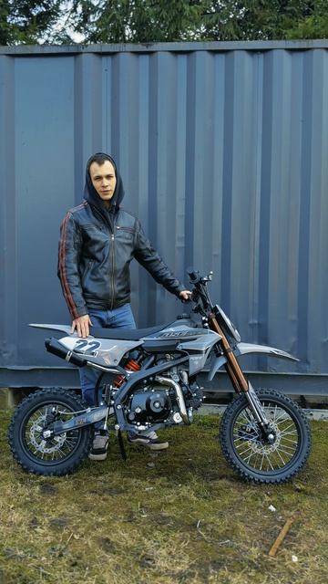 Родители, какую коробку вы бы выбрали для своего ребенка?