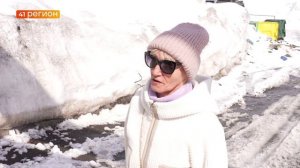 СНЕЖНЫЙ ПОКРОВ ТАК И НЕ РАСЧИСТИЛИ НА ТЕЛЬМАНА В СТОЛИЦЕ КАМЧАТКИ • НОВОСТИ КАМЧАТКИ